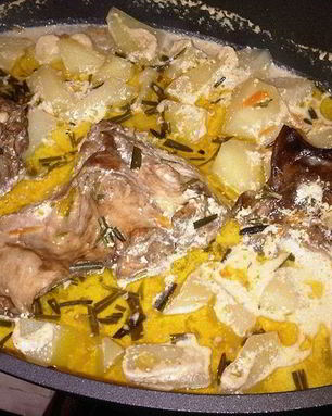 Кролик, тушенный с корнеплодами