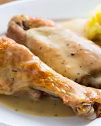 Крылышки индейки с подливкой