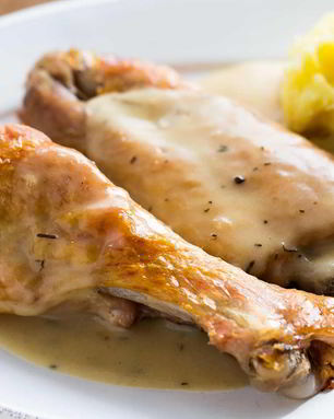 Крылышки индейки с подливкой