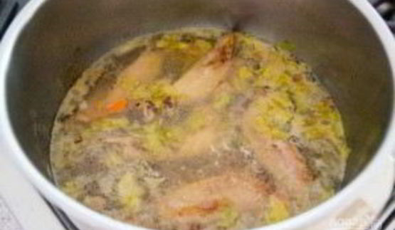 крылышки индейки с подливкой