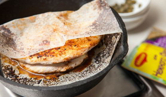 куриная грудка, фаршированная моцареллой и каперсами