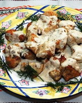 Куриное филе под сливочным соусом