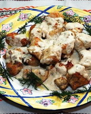 Куриное филе под сливочным соусом