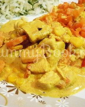Куриное филе с овощами в сметанном соусе