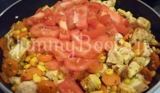 куриное филе с овощами в сметанном соусе