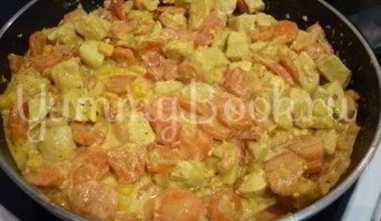 куриное филе с овощами в сметанном соусе