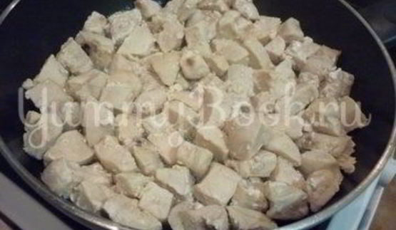 куриное филе с овощами в сметанном соусе