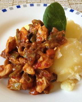 Куриное филе с шампиньонами в остром соусе