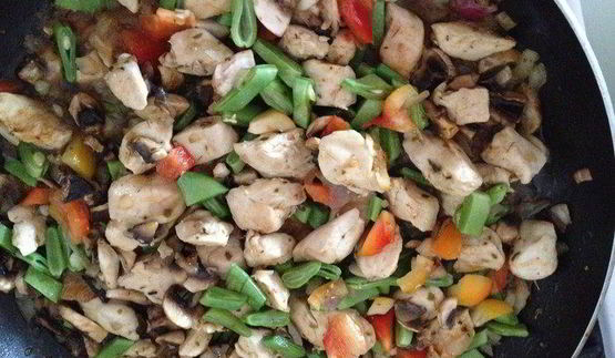 куриное филе с шампиньонами в остром соусе