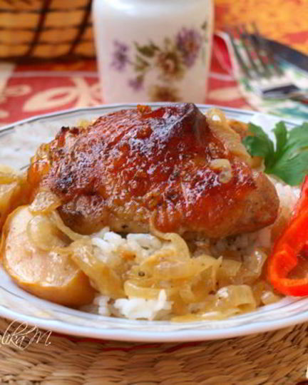 Рецепт куриных бедер, запеченных с яблоками