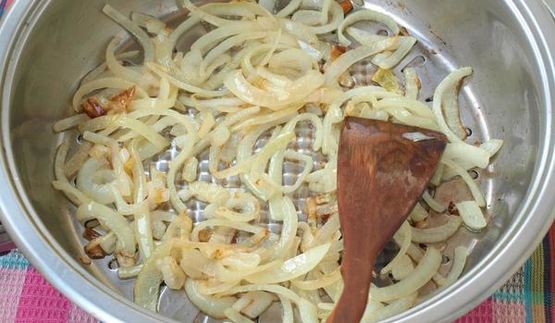 куриные бедра, запеченные с яблоками