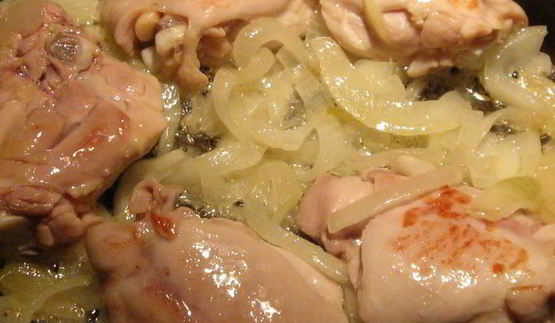 куриные бедрышки в сметанном соусе с укропом