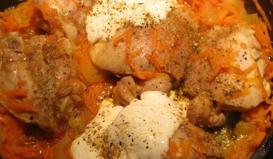 куриные бедрышки в сметанном соусе с укропом