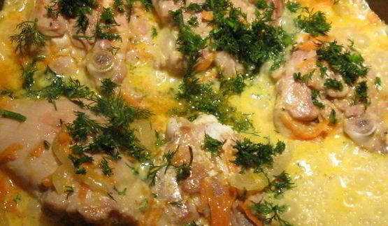 куриные бедрышки в сметанном соусе с укропом