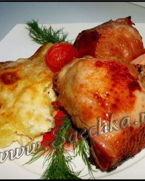 Куриные ножки с картофелем в луковом соусе