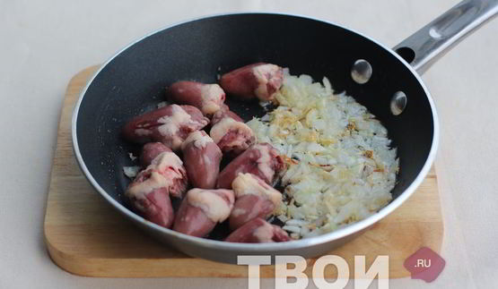 куриные сердечки в сметане