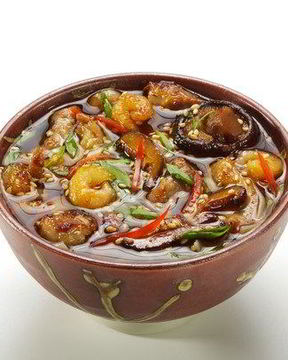 Курица и креветки с тофу, грибами и соевым соусом