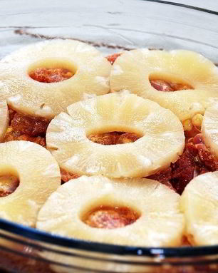 Курица с ананасами в духовке