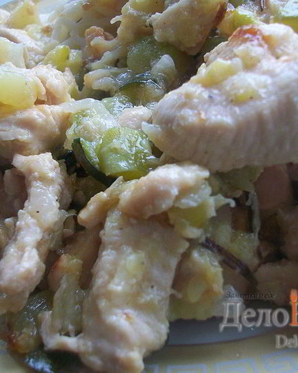 Рецепт курицы тушеной с луком и цуккини
