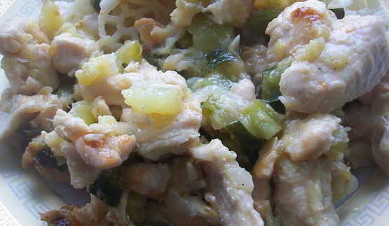 курица тушеная с луком и цуккини