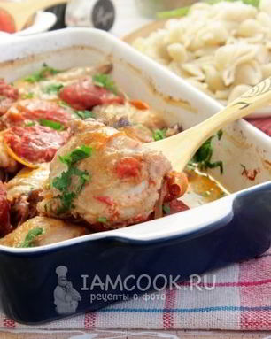 Курица, запеченная с целыми томатами в собственном соку