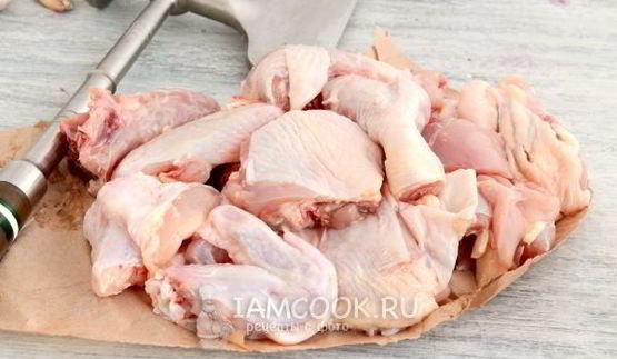 курица, запеченная с целыми томатами в собственном соку