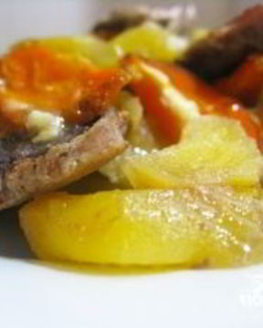 Мясо в духовке с грибами