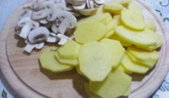 мясо в духовке с грибами