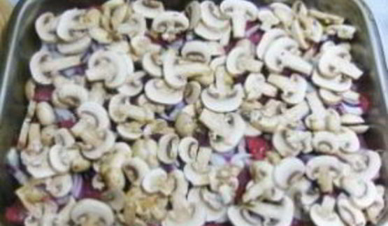 мясо в духовке с грибами