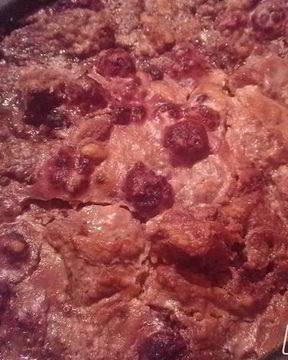 Мясо в ореховом соусе с ягодами