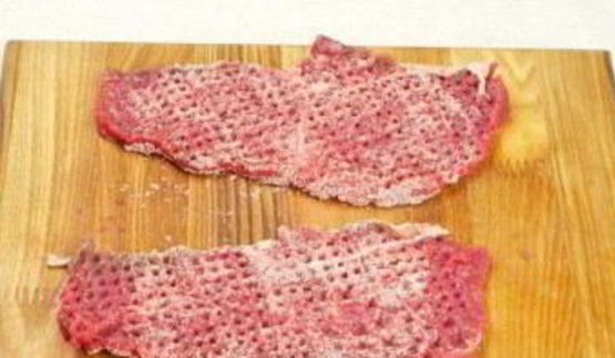 отбивная говядина на сковороде