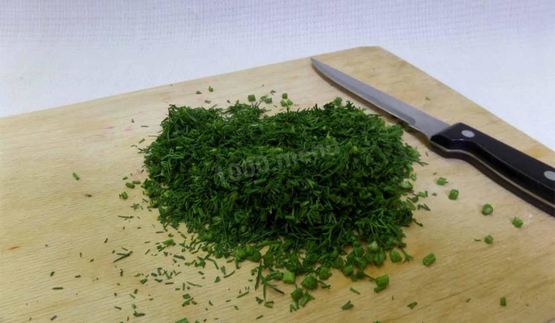 поджаренный кролик с картошкой и зеленью