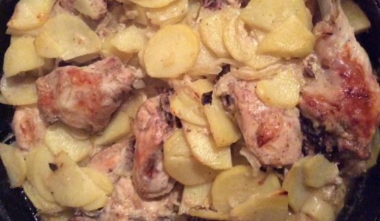 сочная курочка с картошкой в духовке