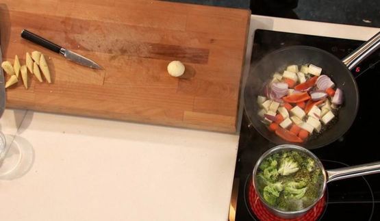 свиная грудинка, запеченная с гвоздикой