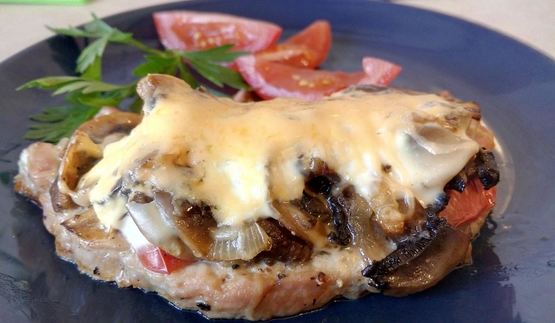 свинина с шампиньонами в духовке