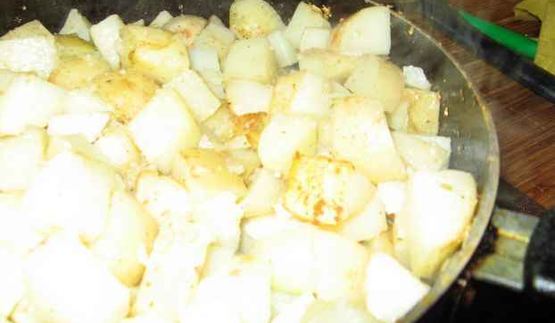 свинина, запеченная в горшочке, с овощами