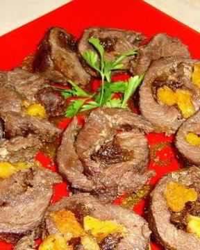 Телятина с сухофруктами