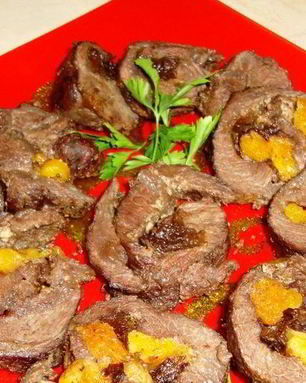 Телятина с сухофруктами