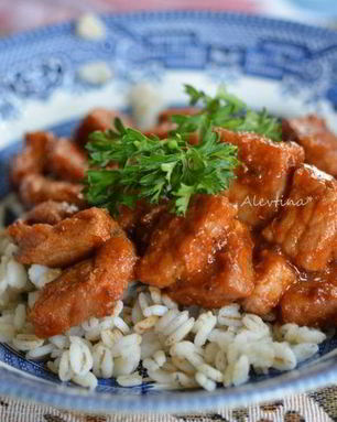 Тушеная свинина с чили соусом