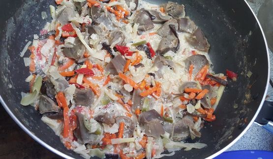 тушеные желудки индейки по-русски