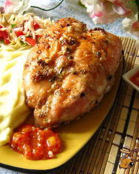 Запеченные куриные грудки с розмарином и чесноком