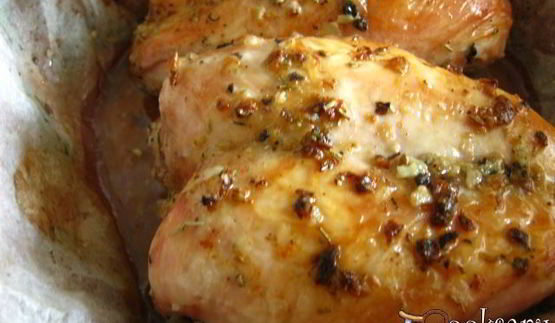 запеченные куриные грудки с розмарином и чесноком