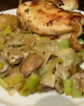 Нежный гарнир из лука-порея и грибов с маскарпоне