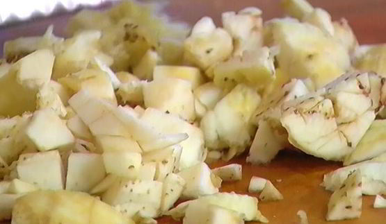 баклажаны, фаршированные овощами и сыром