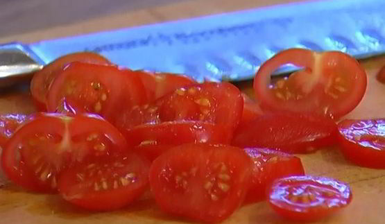 баклажаны, фаршированные овощами и сыром