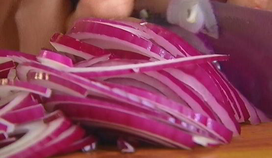 баклажаны, фаршированные овощами и сыром