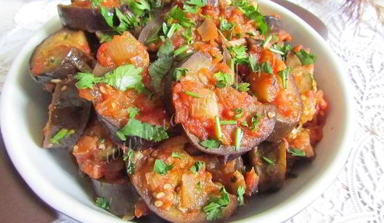 баклажаны тушеные в томате