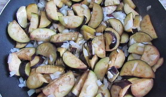 баклажаны тушеные в томате