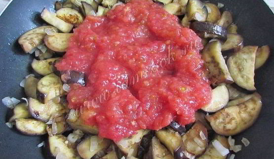 баклажаны тушеные в томате