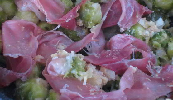 брюссельская капуста с пармской ветчиной